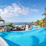 ロカ ニヴァリア グラン ホテル アデヘ