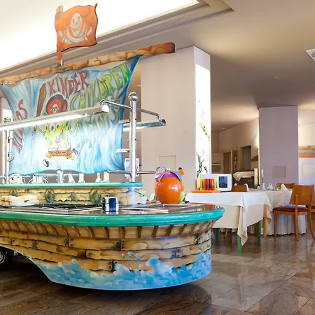 Adrian Roca Nivaria Hotell 5*