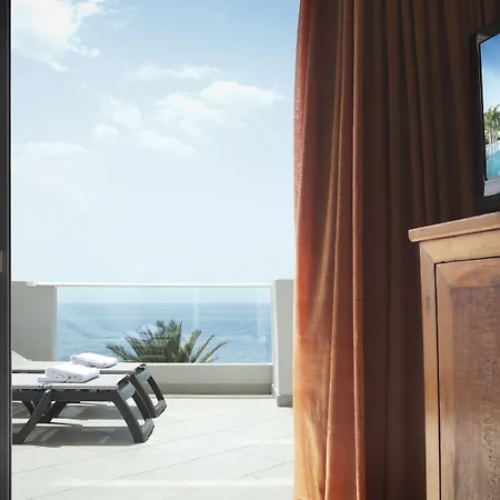 Adrian Roca Nivaria 5*