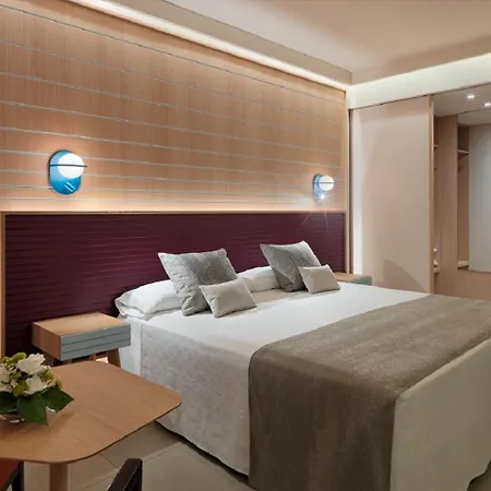 Otel Adrian Roca Nivaria 5*
