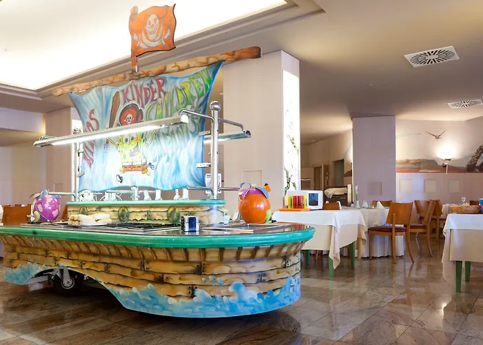 Adrian Roca Nivaria Szálloda 5*