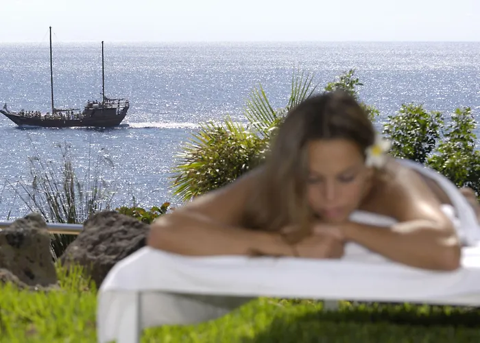 Adrian Roca Nivaria Szálloda